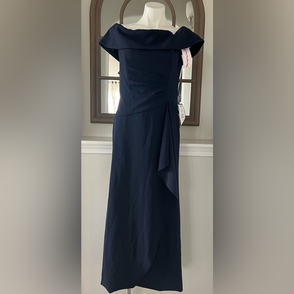 NEW Xscape Off-The-Shoulder Maxi Formal Evening Gown in Navy, Petite Size 12 NWT - Picture 5 of 11